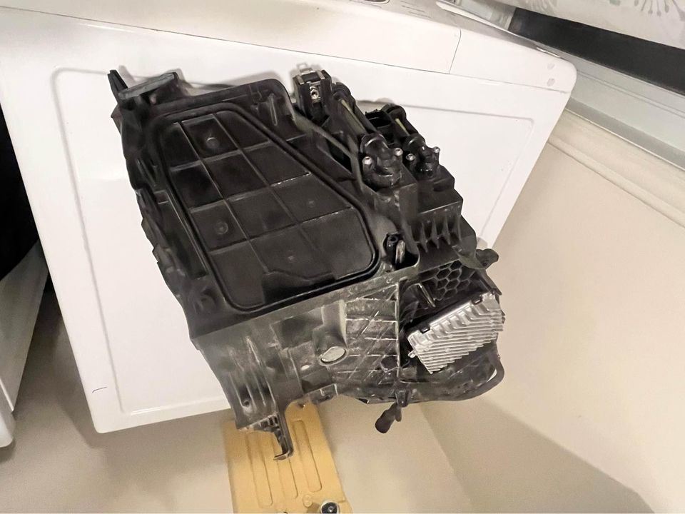 Left headlamp assembly composite used genuine OEM Audi Q3 2019-2023