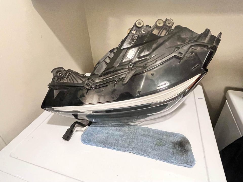 Left headlamp assembly composite used genuine OEM Audi Q3 2019-2023