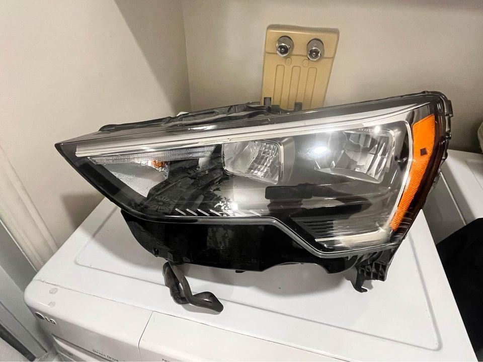 Left headlamp assembly composite used genuine OEM Audi Q3 2019-2023