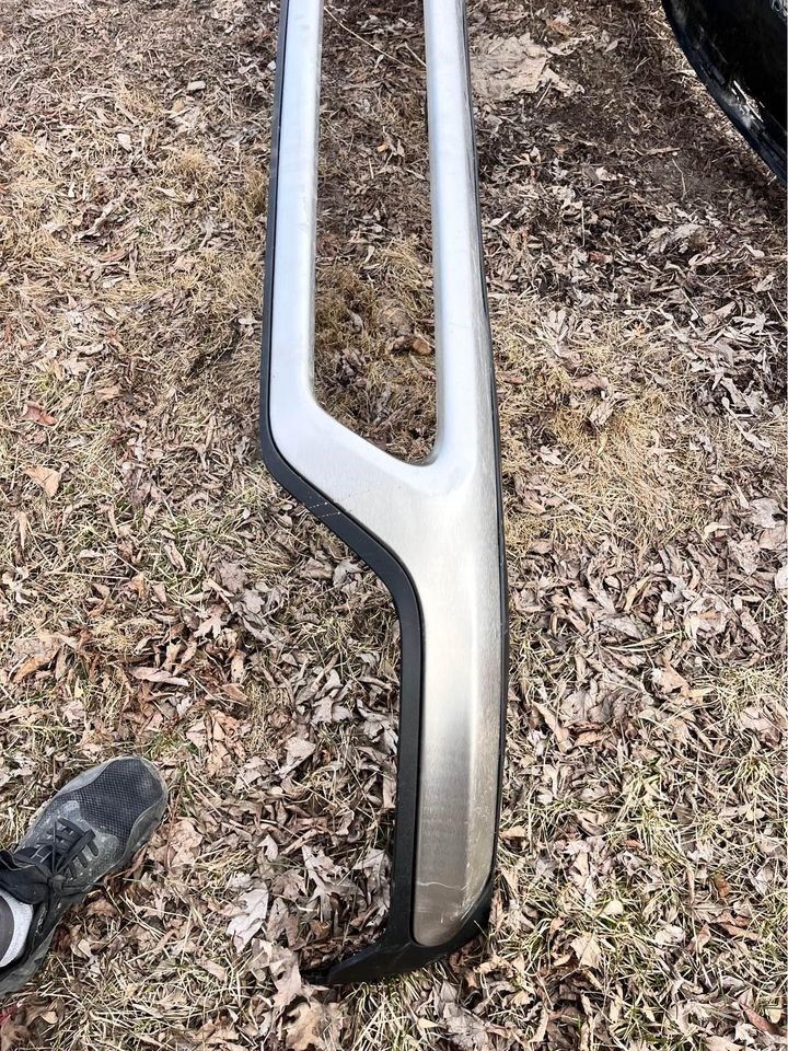 Front Spoiler Valance used genuine OEM Volvo XC40 2019-2022