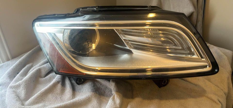 Right headlamp bracket used genuine OEM Audi Q5 2013-2017