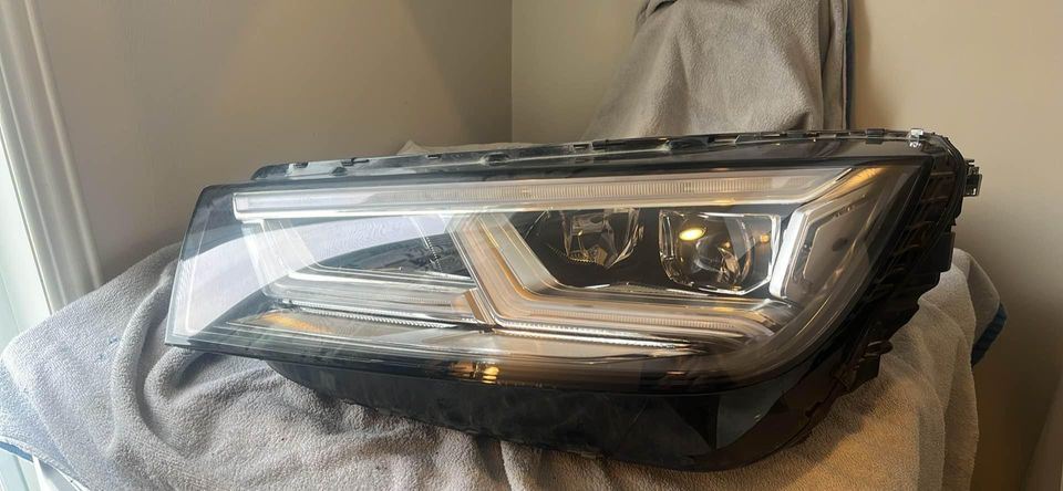 Headlamp Assembly used genuine OEM Audi Audi Q5 2018-2020