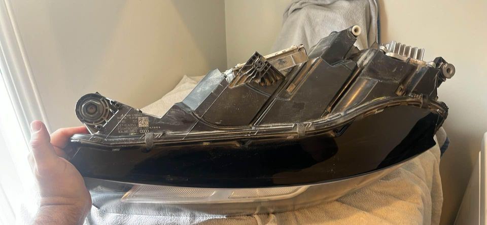 Headlamp Assembly used genuine OEM Audi Audi Q5 2018-2020