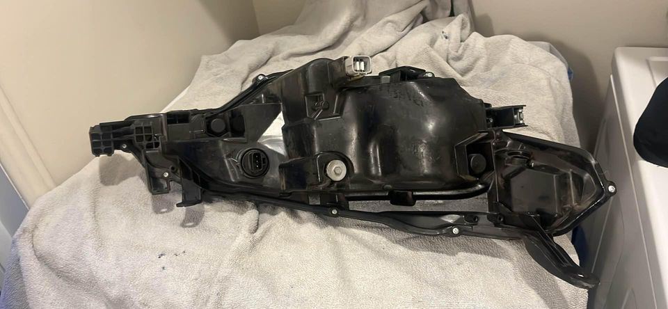 Left headlamp assembly composite used genuine OEM Toyota Corolla 2017-2019
