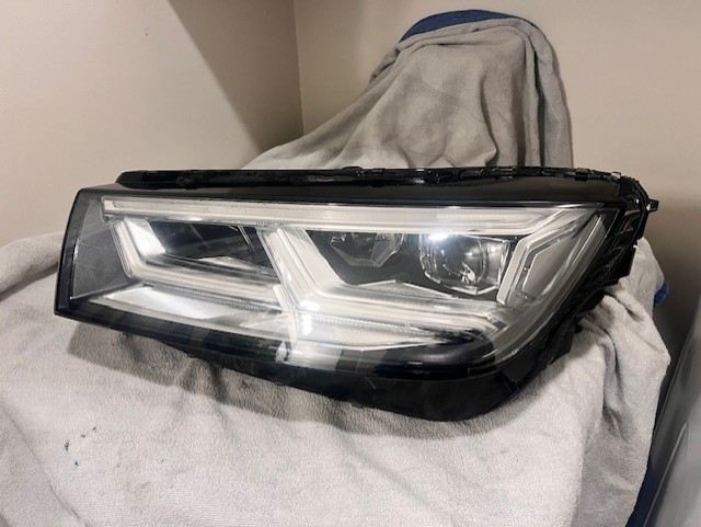 Headlamp Assembly used genuine OEM Audi Audi Q5 2018-2020