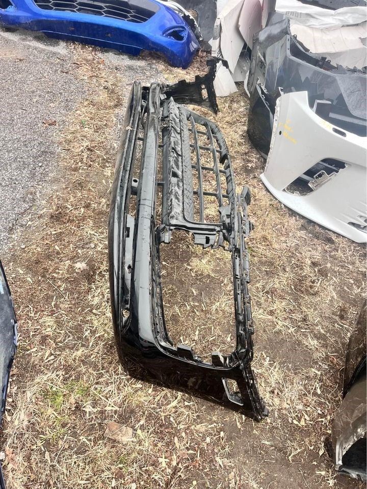 Front Bumper assembly used genuine OEM Porsche Porsche Macan 2022-2025