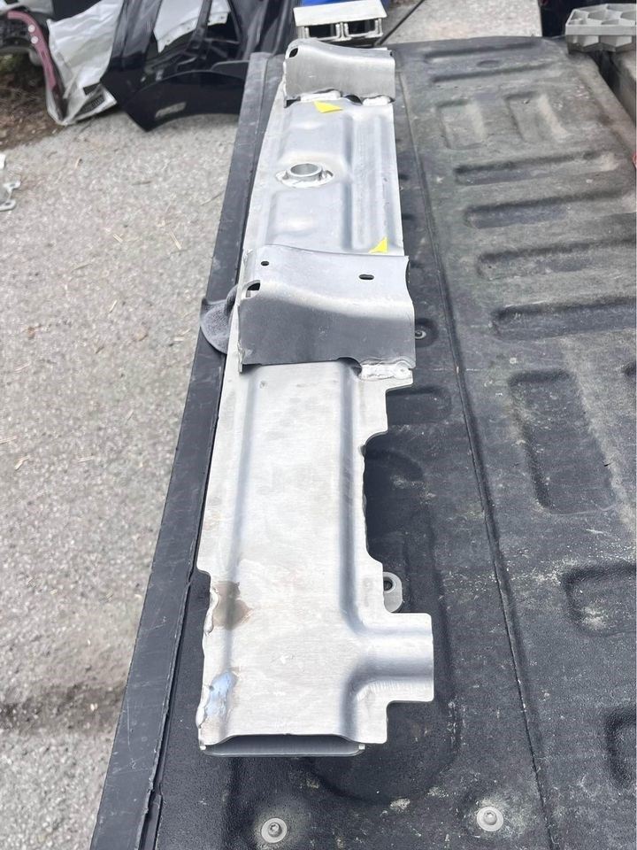 Front Bumper Reinf used genuine OEM Porsche Porsche Boxster 2017-2025