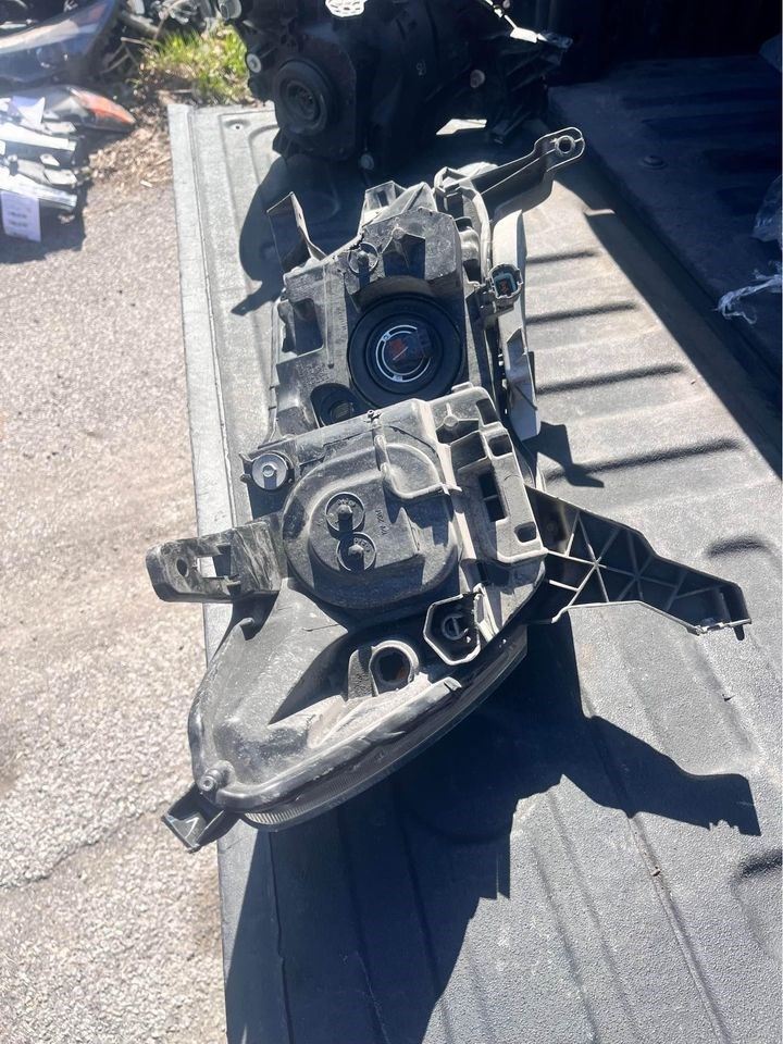 Faro izquierdo usado original (OEM) Nissan Pathfinder 2017-2020