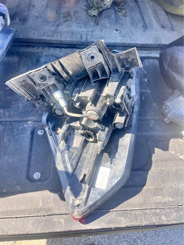 Right taillamp assembly outer used genuine OEM Nissan Rogue 2018-2020