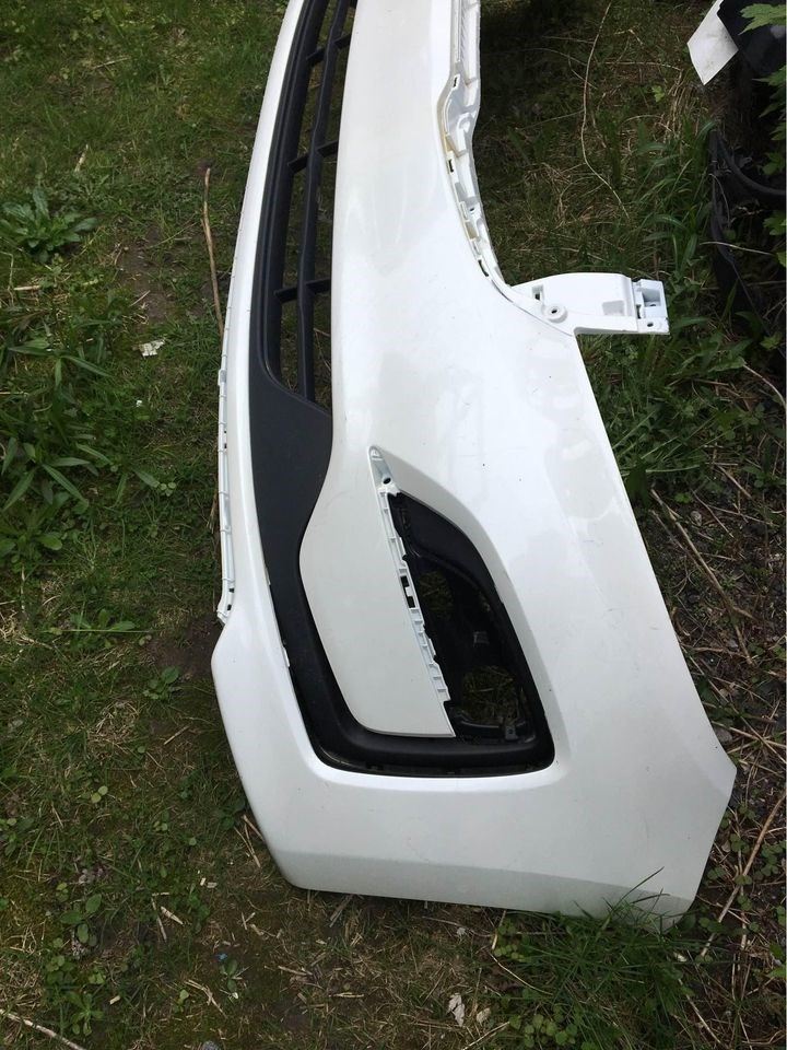 Rejilla de defensa delantera usada original (OEM) KIA Sedona 2019-2021