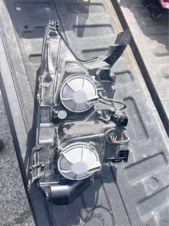 Left headlamp assembly composite used genuine OEM Ford Ranger 2019-2023