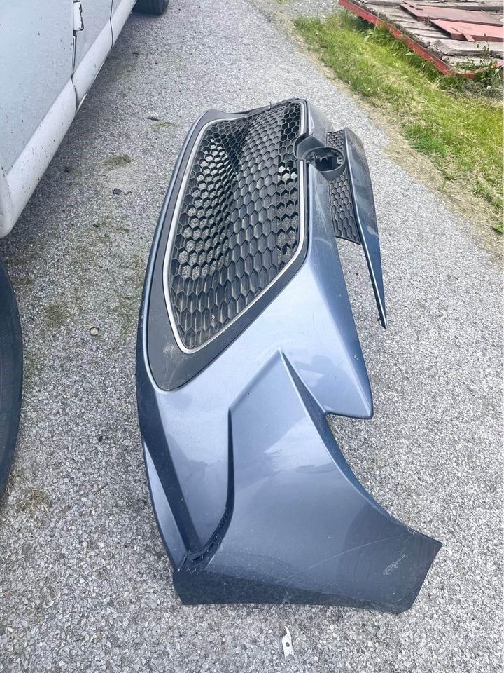 Defensa (parachoques) delantera usada original (OEM) Toyota Corolla 2020-2025