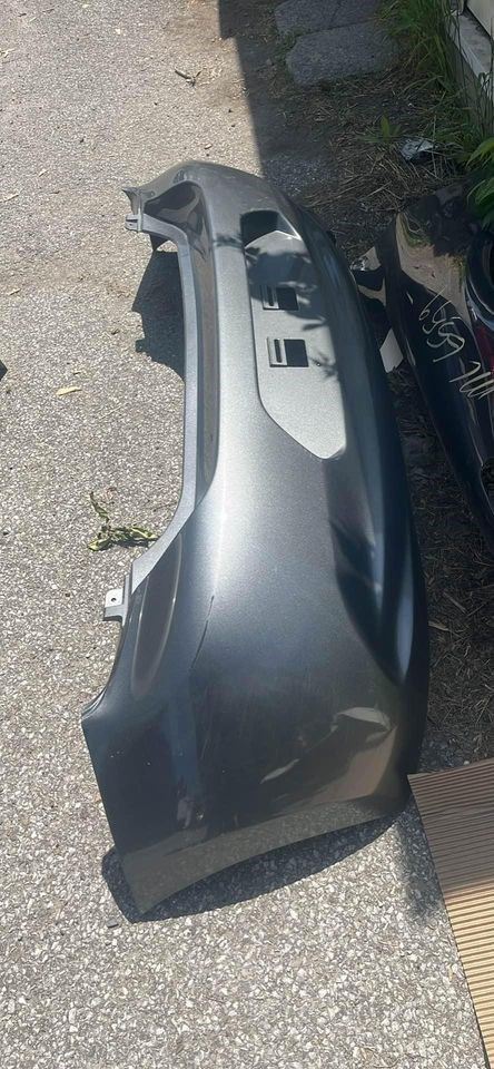 Defensa (parachoques) trasera usada original (OEM) Nissan Micra 2015-2019