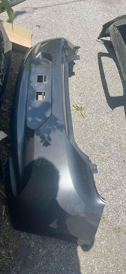 Defensa (parachoques) trasera usada original (OEM) Nissan Micra 2015-2019