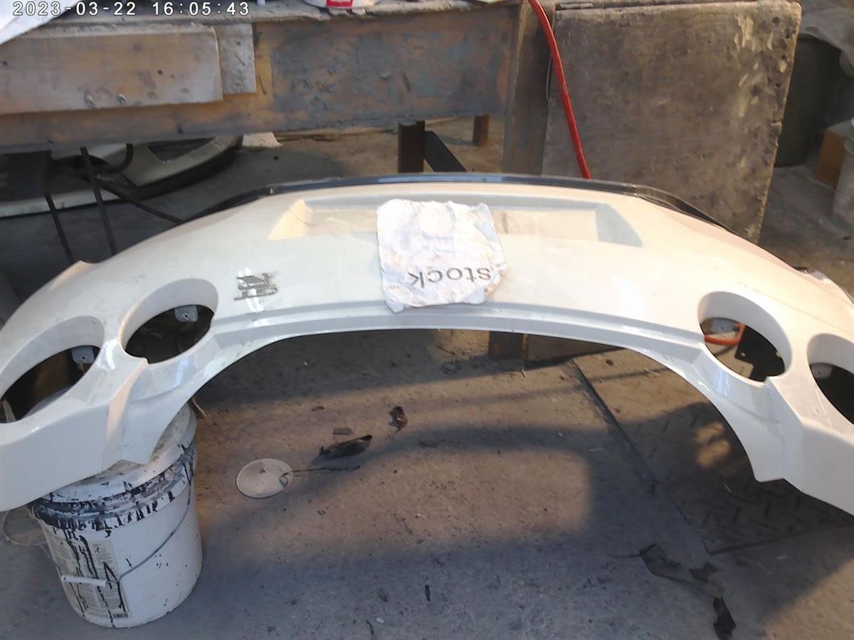 Defensa (parachoques) trasera usada original (OEM) Nissan GT-R 2012-2016