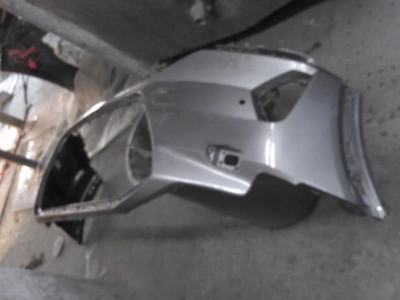 Defensa (parachoques) delantera usada original (OEM) Audi E-Tron 2021-2023