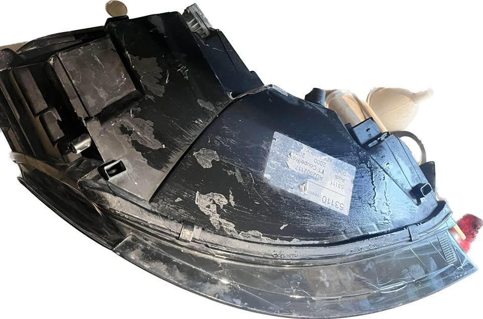 Faro izquierdo usado original (OEM) Audi TT Quattro 2000-2006