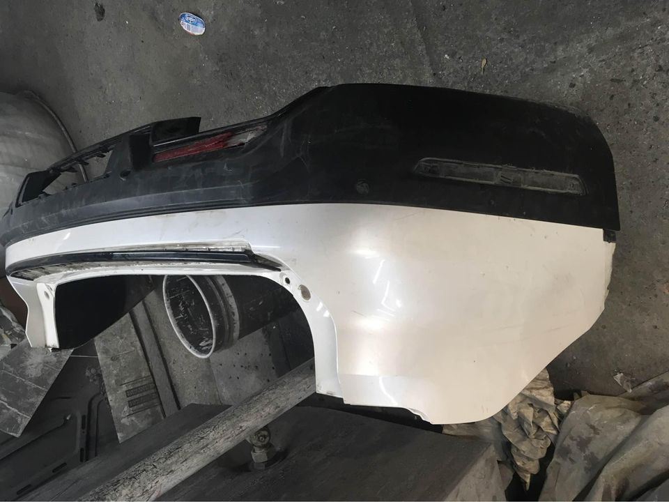 Defensa (parachoques) trasera usada original (OEM) Ford Explorer 2018-2019