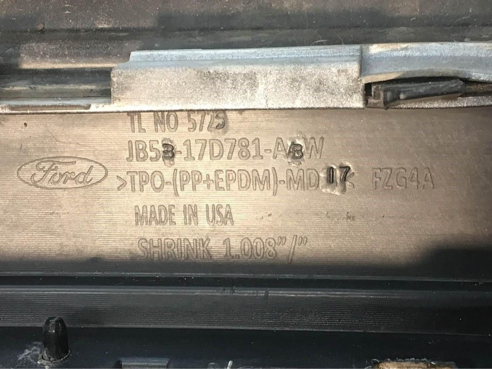 Defensa (parachoques) trasera usada original (OEM) Ford Explorer 2018-2019