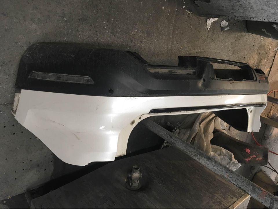 Defensa (parachoques) trasera usada original (OEM) Ford Explorer 2018-2019