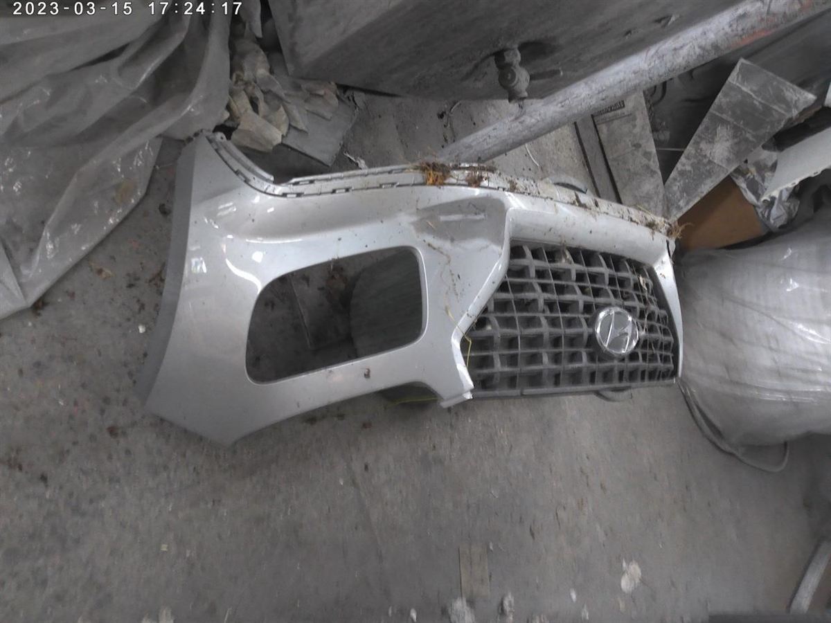 Rejilla de defensa delantera usada original (OEM) Hyundai Venue 2020-2024