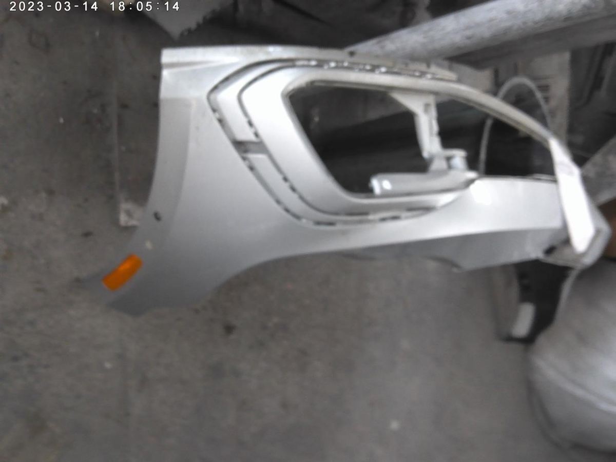 Defensa (parachoques) delantera usada original (OEM) Volkswagen GTI 2022-2023