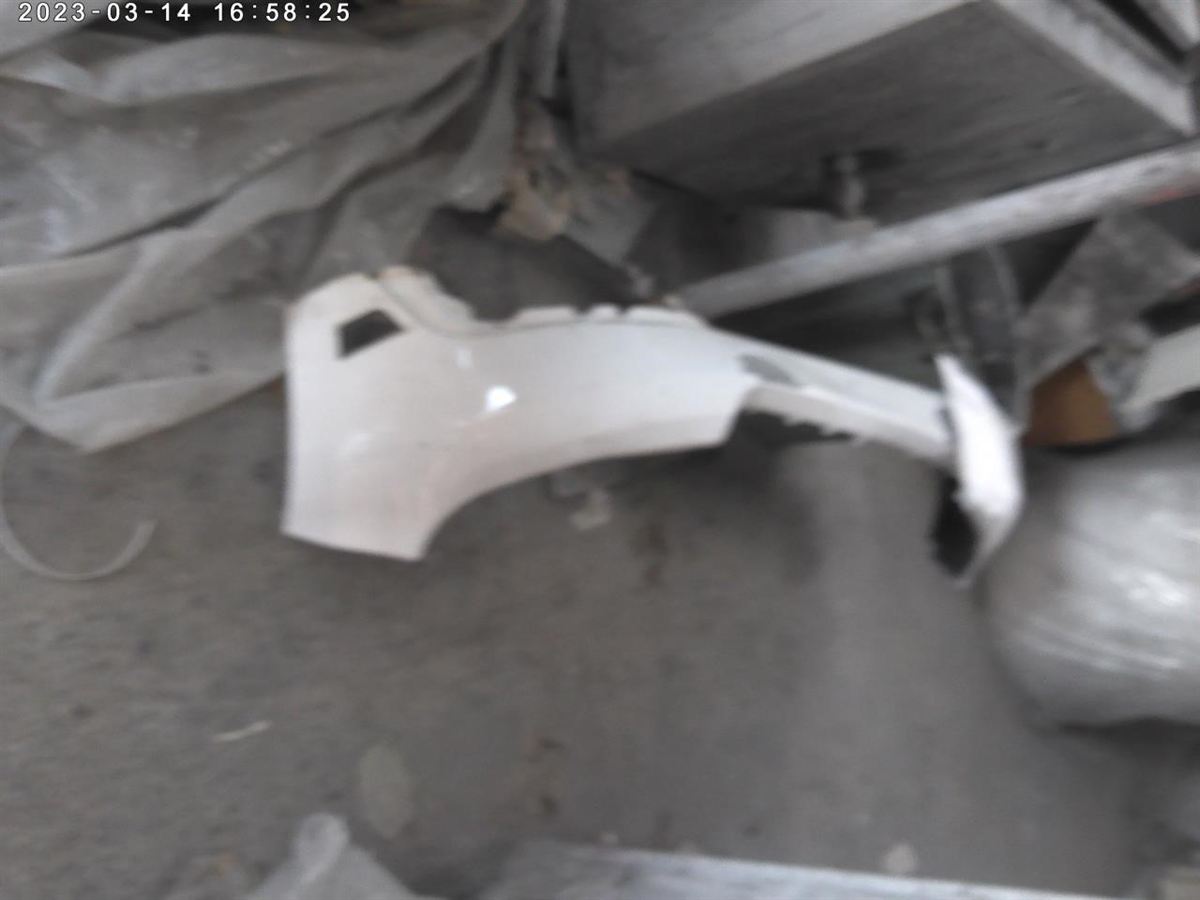 Defensa (parachoques) delantera usada original (OEM) Ford Maverick 2022-2024