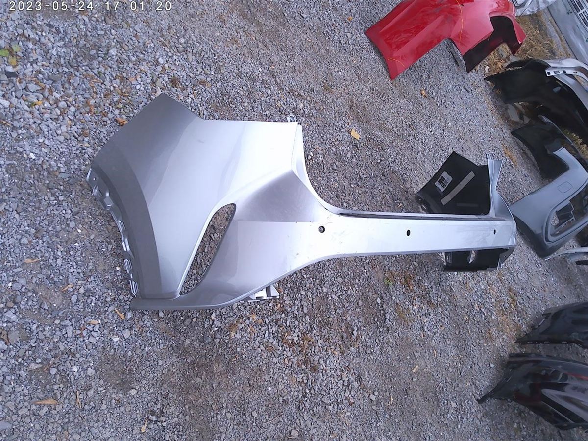 Defensa (parachoques) trasera usada original (OEM) Lexus RX350 2023-2025