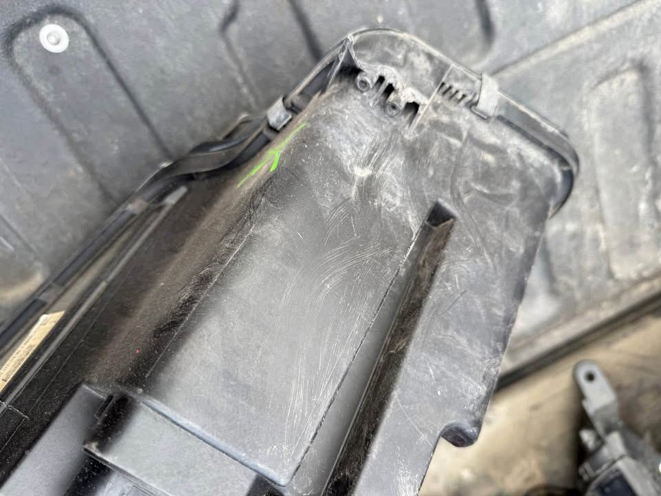 Faro izquierdo usado original (OEM) Volkswagen Passat 2016-2018