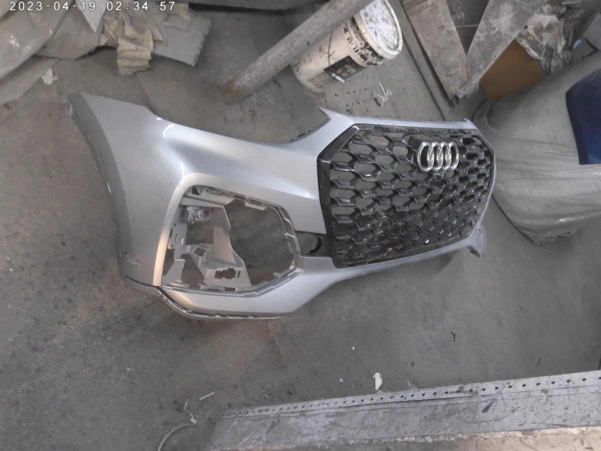 Grille assembly used genuine OEM Audi SQ5 2021-2023