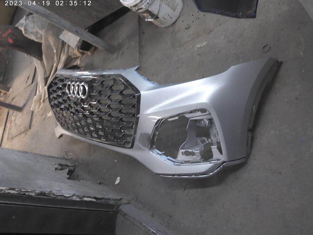 Grille assembly used genuine OEM Audi SQ5 2021-2023