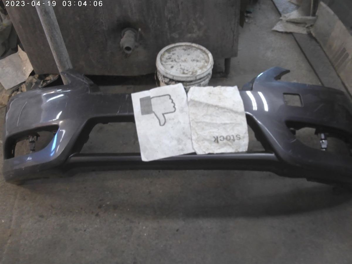 Defensa (parachoques) delantera usada original (OEM) Nissan Sentra 2013-2015