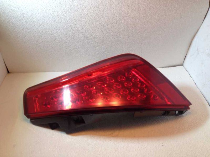 Right taillamp assembly used genuine OEM Nissan Murano 2006-2007