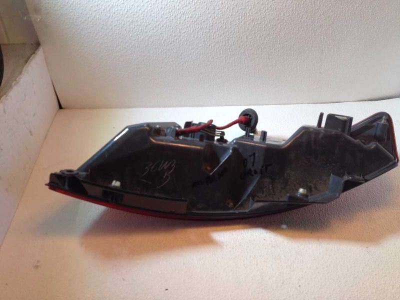 Right taillamp assembly used genuine OEM Nissan Murano 2006-2007