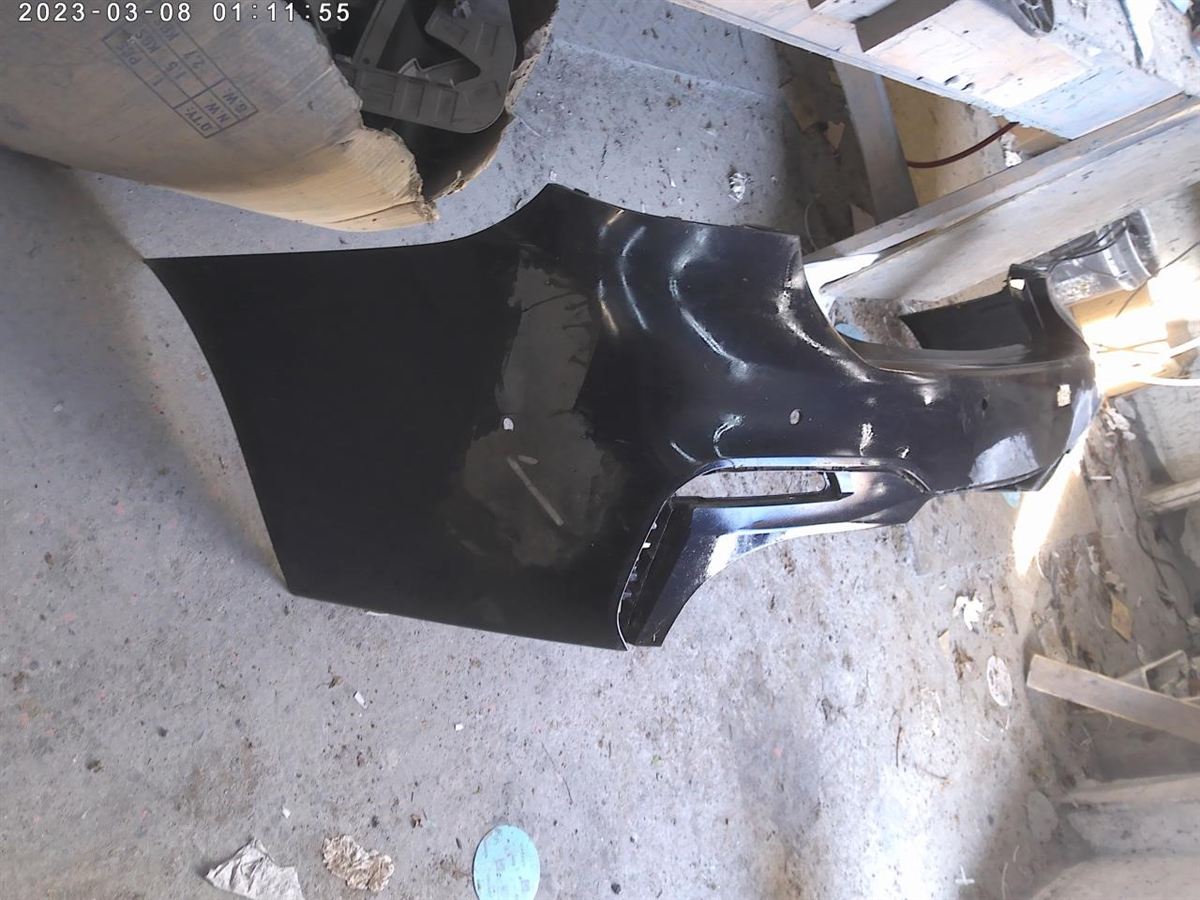 Soporte de defensa trasero derecho usado original (OEM) BMW 530I 2017-2020