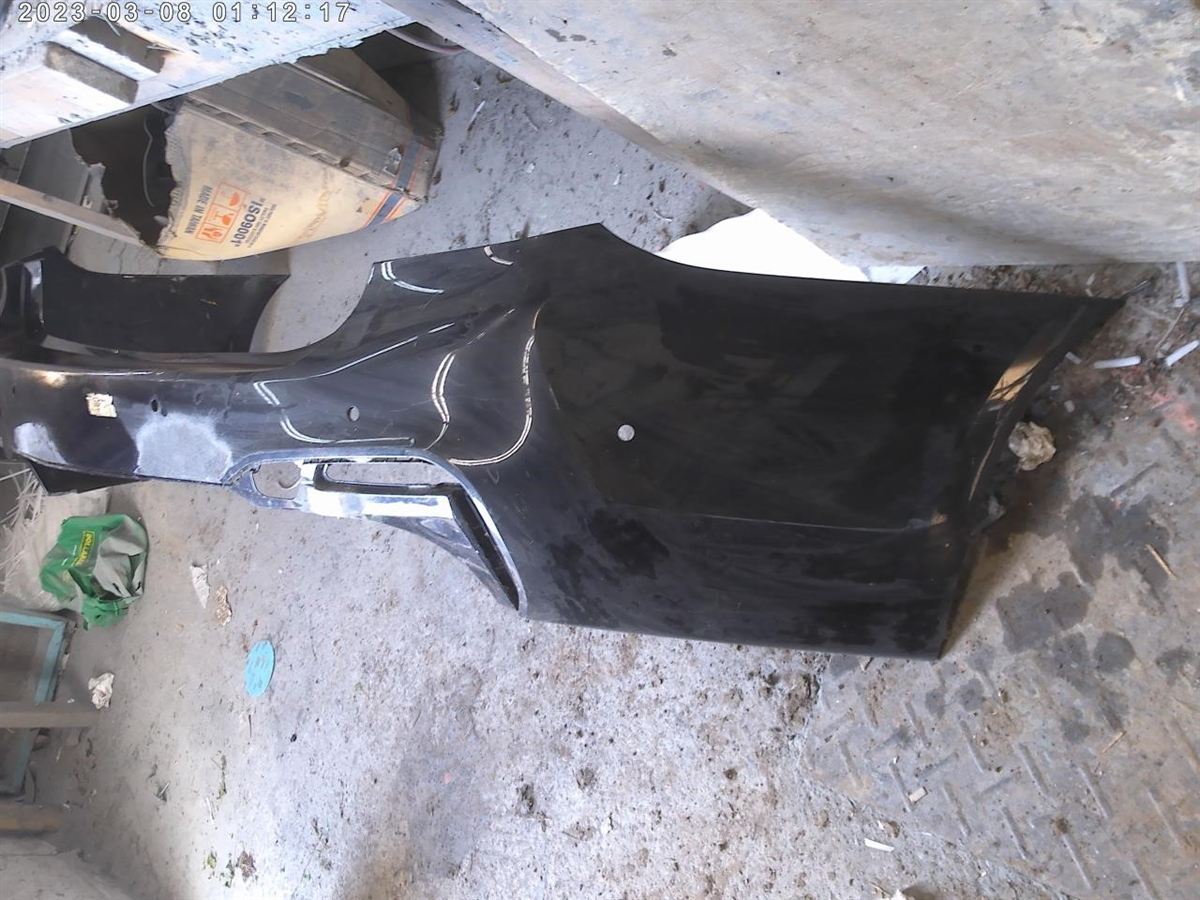 Soporte de defensa trasero derecho usado original (OEM) BMW 530I 2017-2020