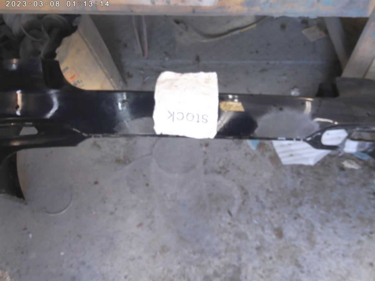 Soporte de defensa trasero derecho usado original (OEM) BMW 530I 2017-2020