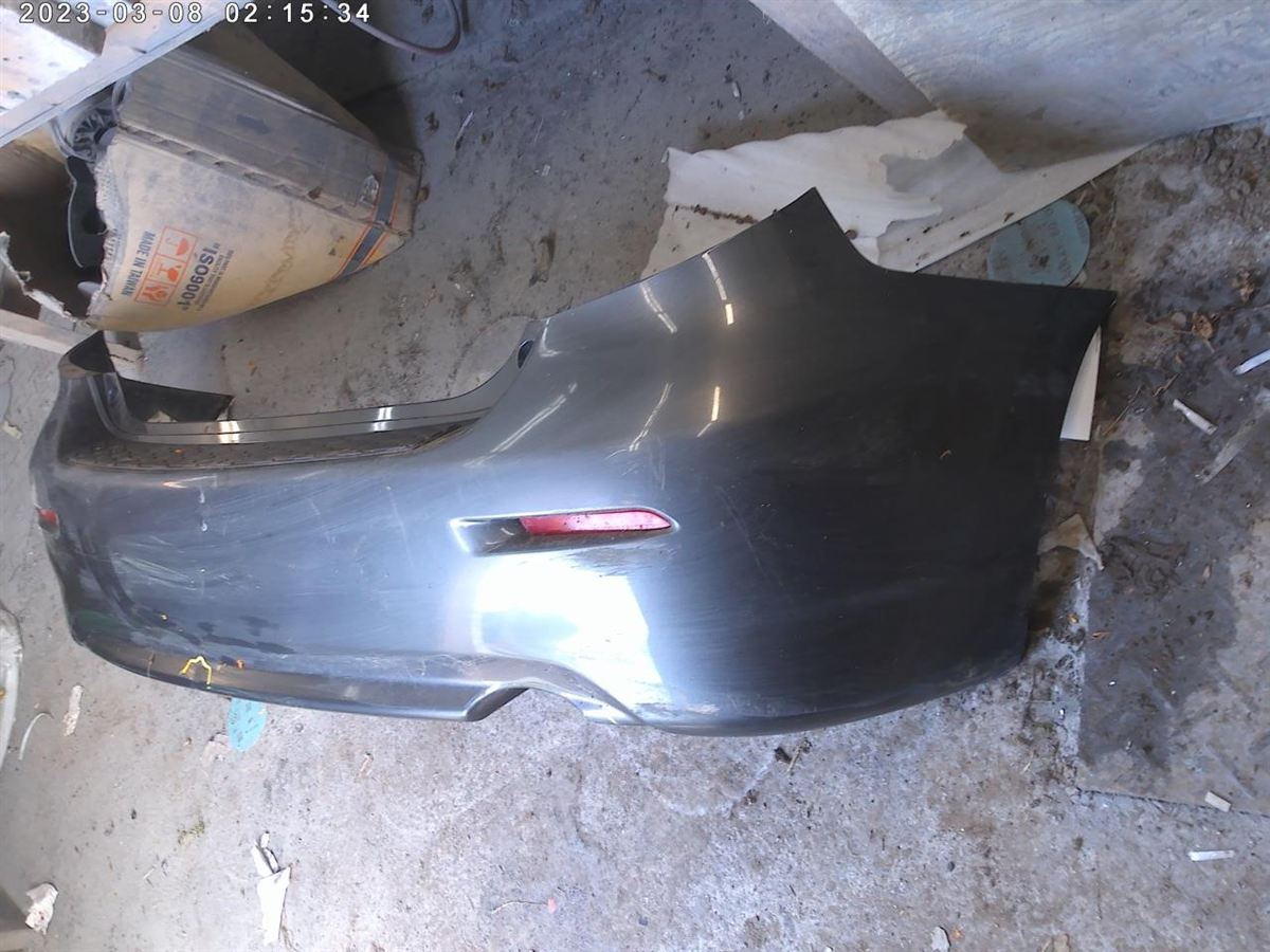 Absorbedor de defensa trasero usado original (OEM) Toyota Matrix 2009-2014
