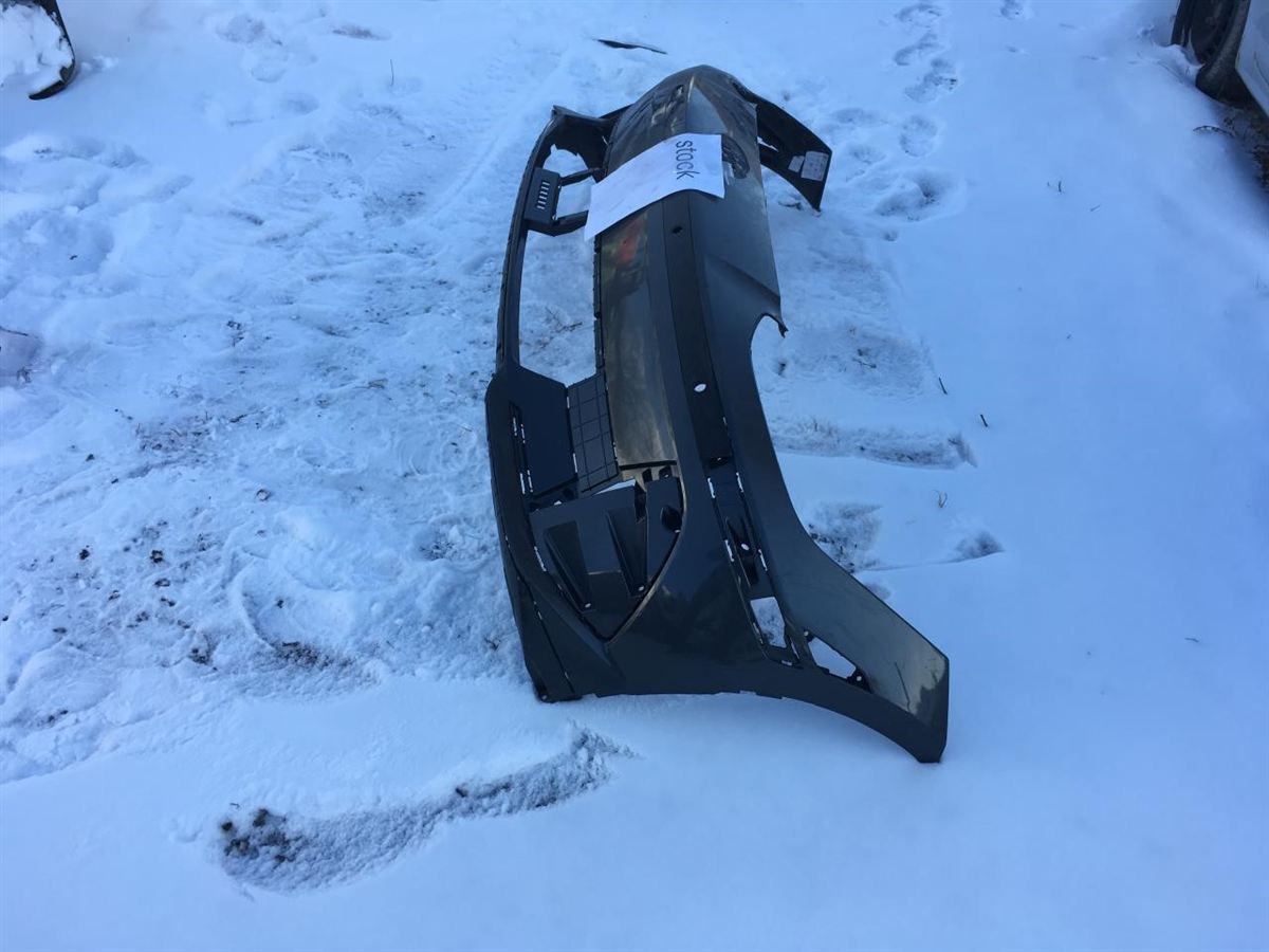 Moldura de defensa delantera izquierda usada original (OEM) Hyundai Ioniq 6 2023-2025