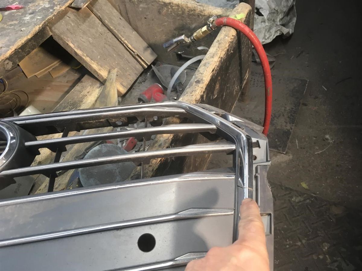 Grille assembly used genuine OEM Audi A4 2017