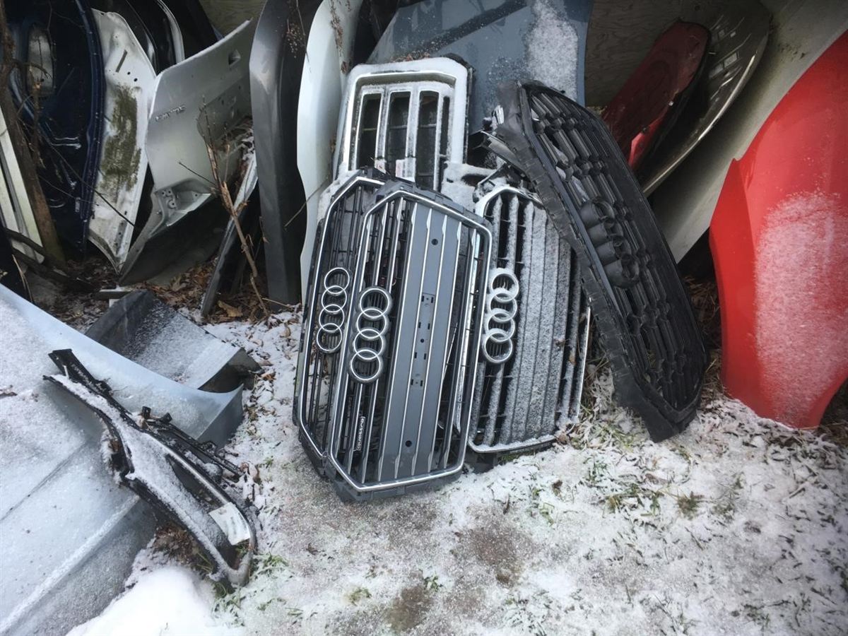 Grille assembly used genuine OEM Audi A4 2017
