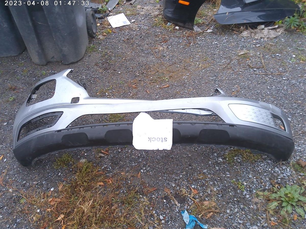Front bumper grille used genuine OEM Hyundai Venue 2020-2024