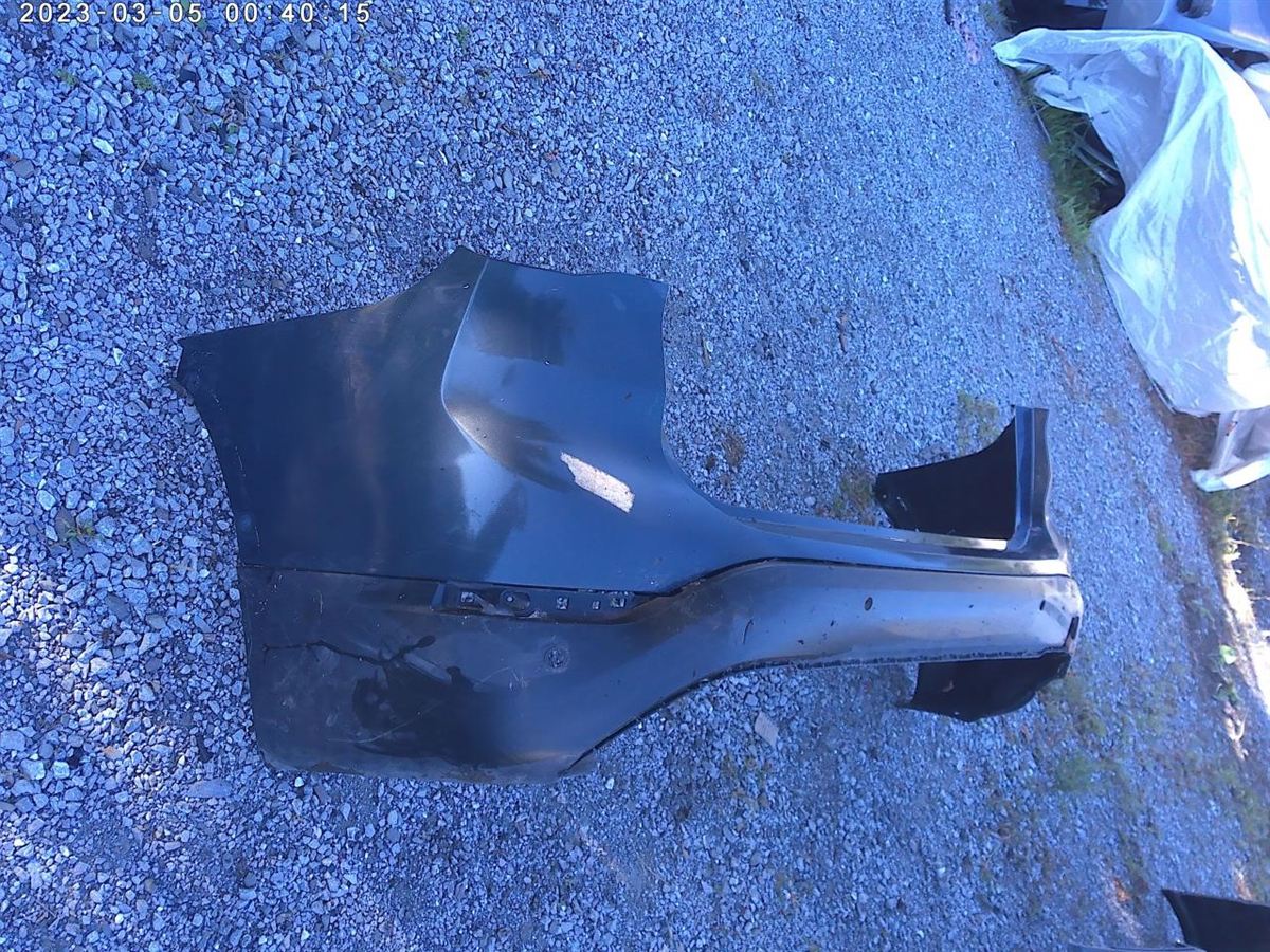 Soporte de defensa trasero derecho usado original (OEM) BMW X1 2016-2022