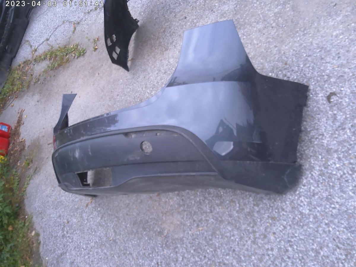 Defensa (parachoques) trasera usada original (OEM) Tesla 3 2017-2023