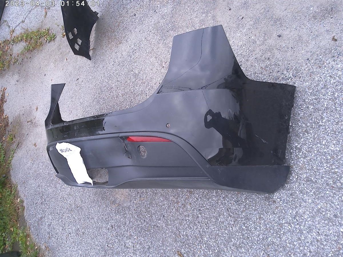 Defensa (parachoques) trasera usada original (OEM) Tesla 3 2017-2023