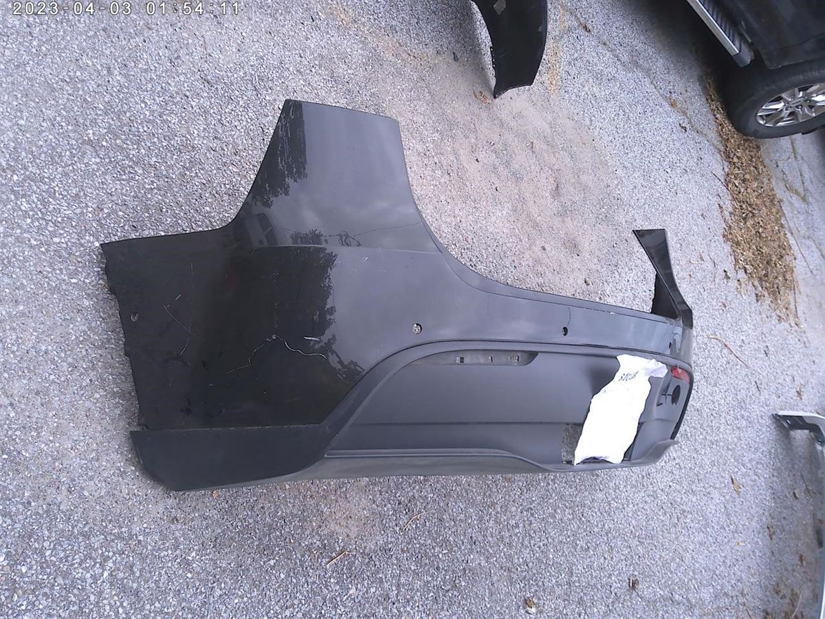 Defensa (parachoques) trasera usada original (OEM) Tesla 3 2017-2023