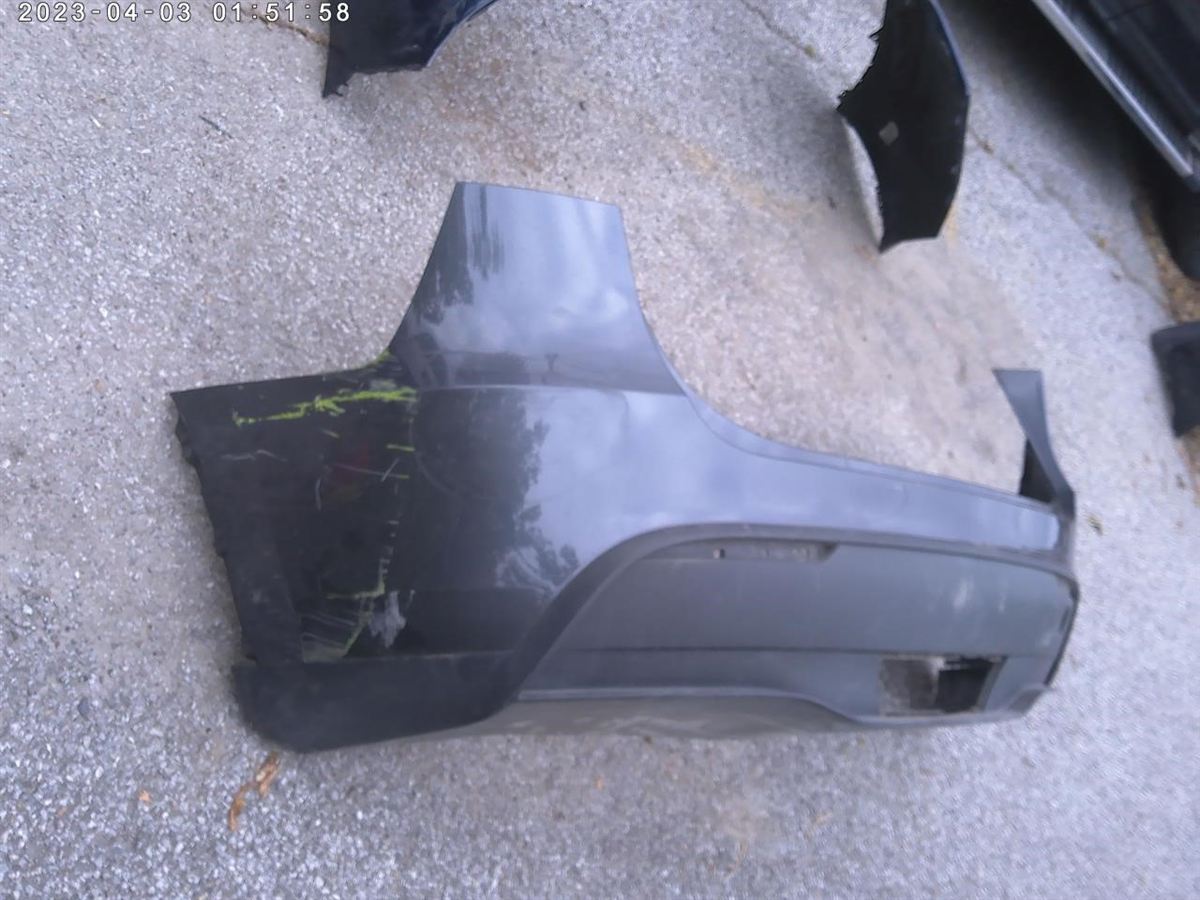 Defensa (parachoques) trasera usada original (OEM) Tesla 3 2017-2023