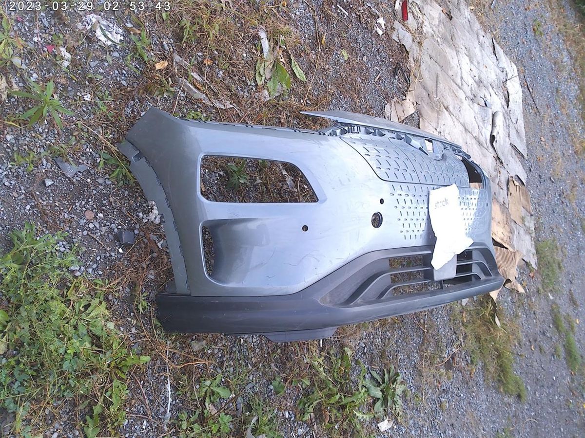 Defensa (parachoques) delantera usada original (OEM) Hyundai Kona Electric 2019-2021