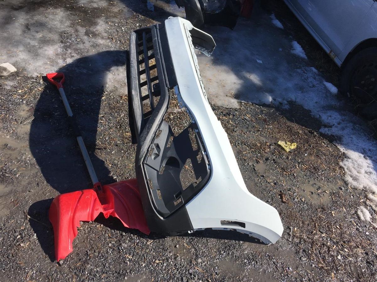 Left front bumper insert used genuine OEM Volkswagen Tiguan 2018-2021