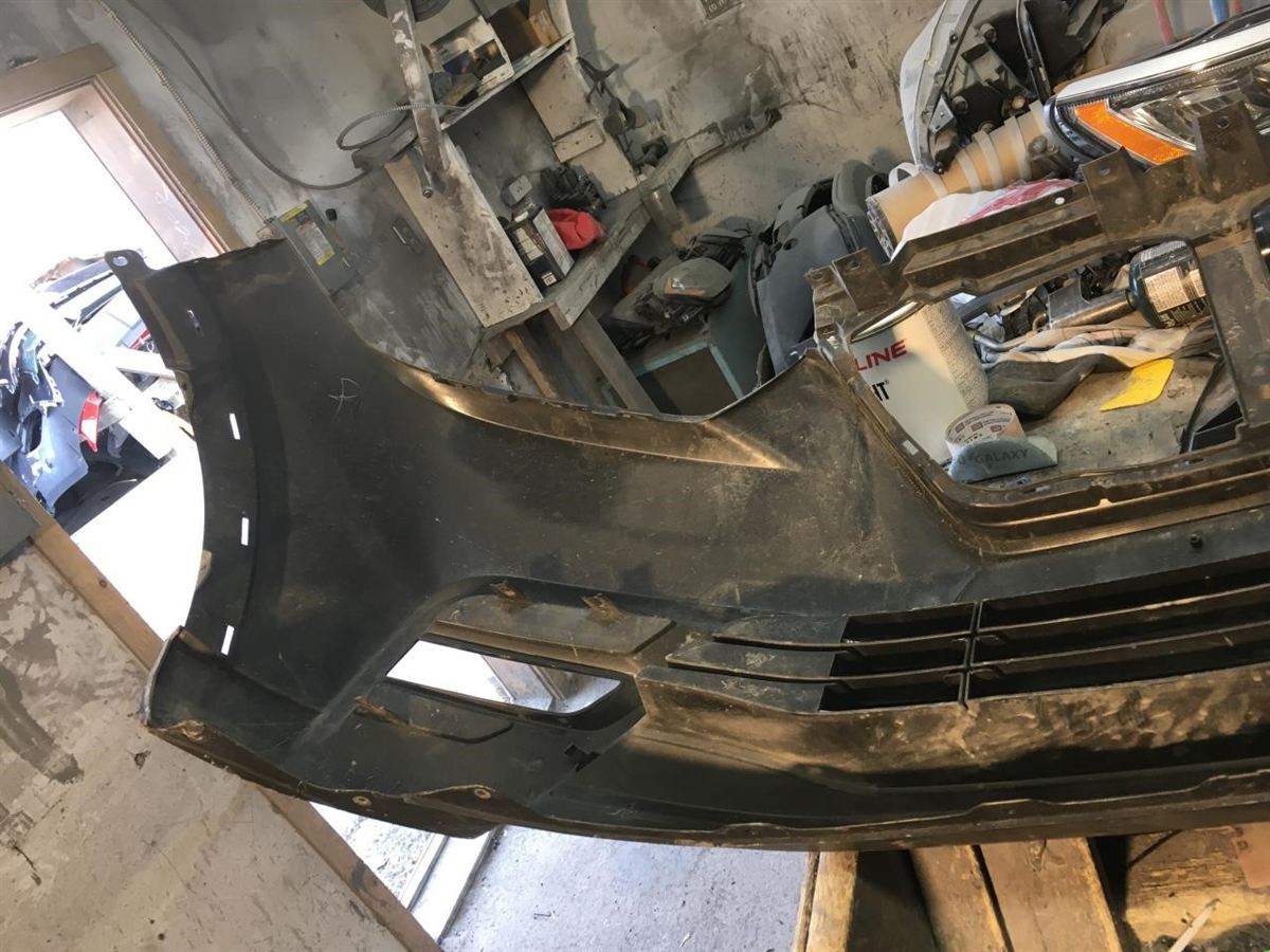 Absorbedor de defensa delantero usado original (OEM) Nissan Kicks 2018-2019